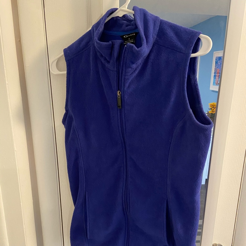 Oakley vest